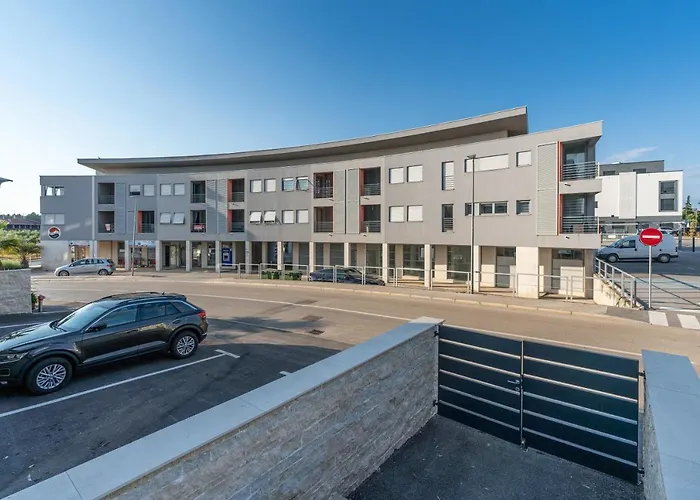 App 2 * Novigrad Istria